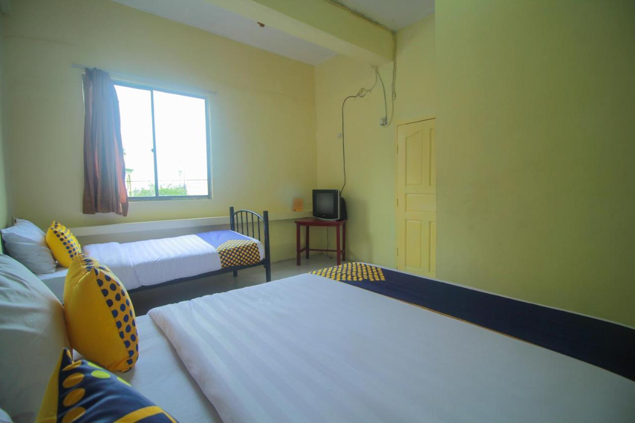 Spot On 2305 Andys Nur Penginapan Dumai Dış mekan fotoğraf